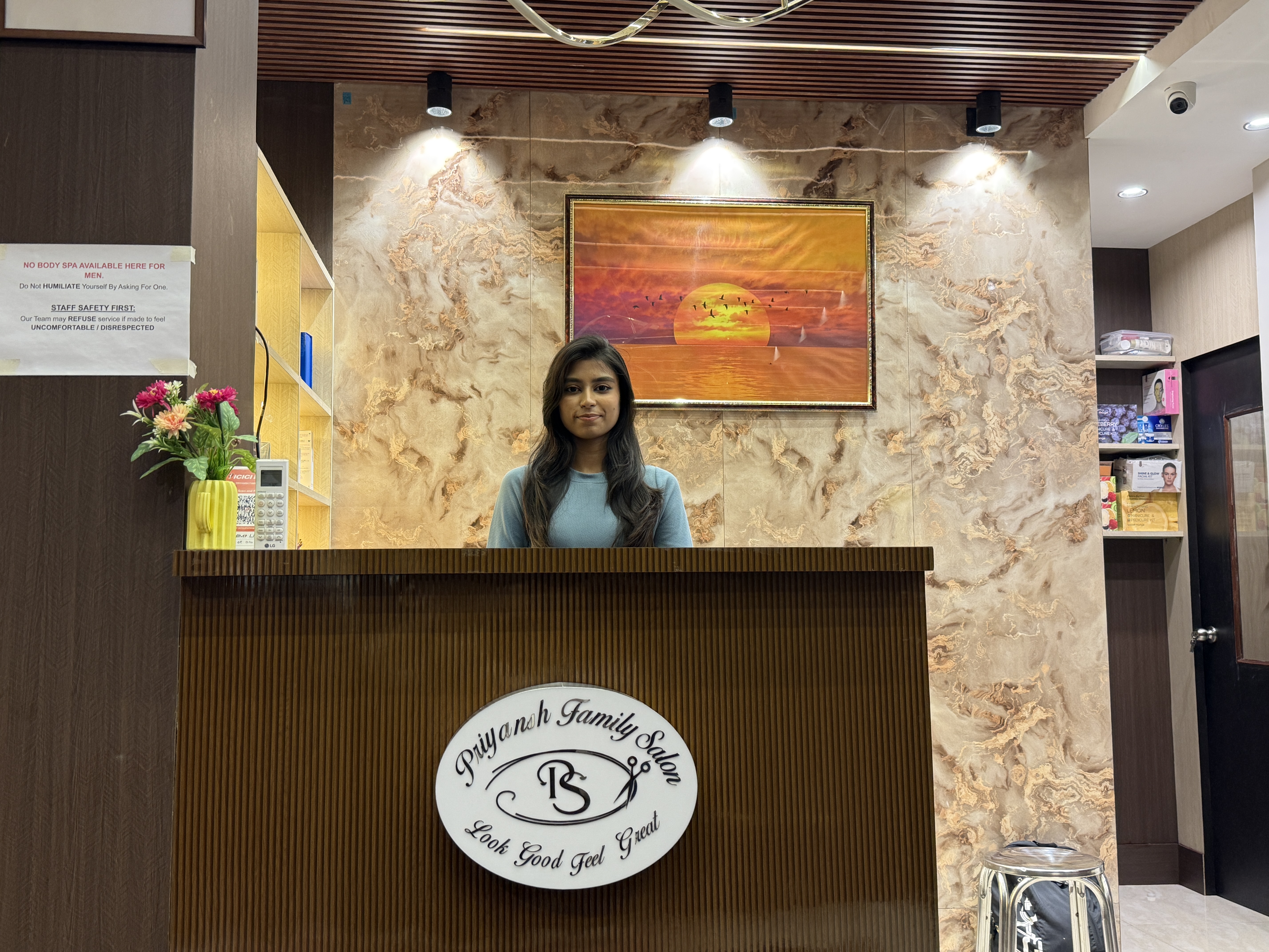 Priyansh Family Salon reception lobby Dumdum