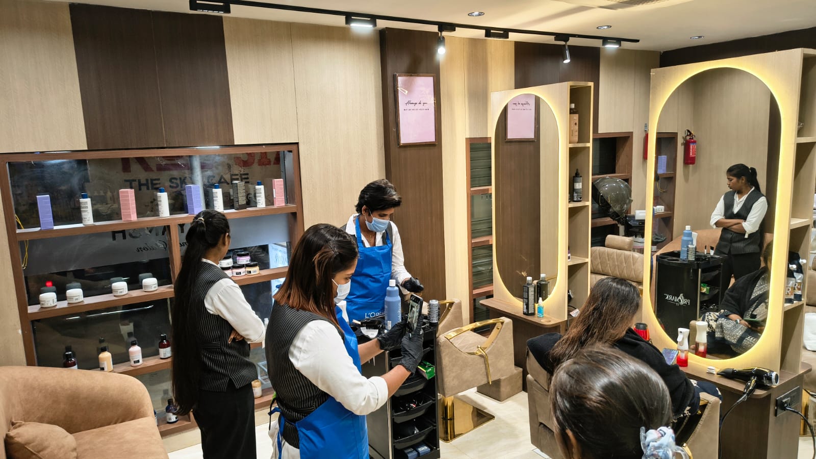 Professional Hair Color Makeover in Nagerbazar Kolkata